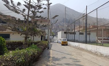 VENTA CASA CHOSICA ZONA PLANA A 10 MINUTOS DE PLAZA 182M2 $98,000