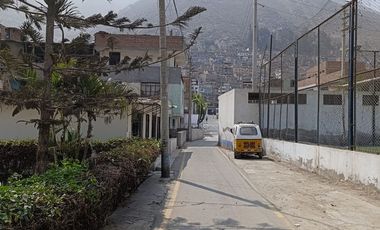 VENTA CASA CHOSICA ZONA PLANA A 10 MINUTOS DE PLAZA 182M2 $98,000