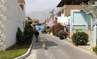 VENTA CASA CHOSICA ZONA PLANA A 10 MINUTOS DE PLAZA 182M2 $98,000