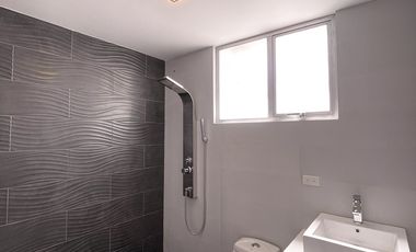 Se vende casa cuatro habitaciones a estrenar al sur de la ciudad de Loja