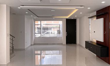 Se vende casa cuatro habitaciones a estrenar al sur de la ciudad de Loja