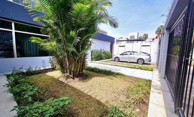 VENDO PRECIOSA CASA EN SAN ISIDRO A 1 CUDRA DE AV. JAVIER PRADO