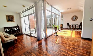 VENDO PRECIOSA CASA EN SAN ISIDRO A 1 CUDRA DE AV. JAVIER PRADO