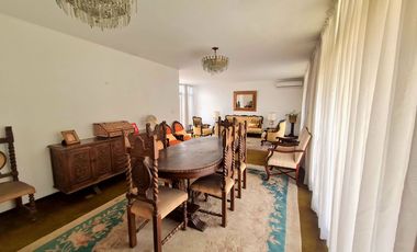 VENDO PRECIOSA CASA EN SAN ISIDRO A 1 CUDRA DE AV. JAVIER PRADO