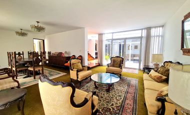 VENDO PRECIOSA CASA EN SAN ISIDRO A 1 CUDRA DE AV. JAVIER PRADO