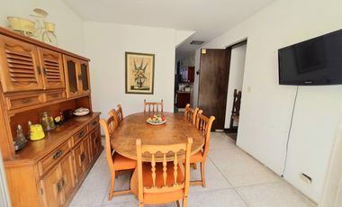 VENDO PRECIOSA CASA EN SAN ISIDRO A 1 CUDRA DE AV. JAVIER PRADO