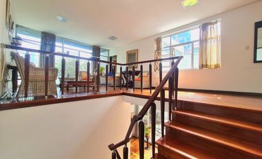 VENDO PRECIOSA CASA EN SAN ISIDRO A 1 CUDRA DE AV. JAVIER PRADO