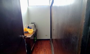 VENDO PRECIOSA CASA EN SAN ISIDRO A 1 CUDRA DE AV. JAVIER PRADO