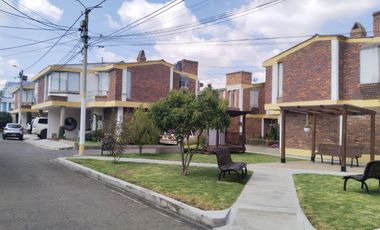 EN VENTA HERMOSA CASA EN SANTA INES.
