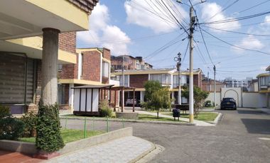 EN VENTA HERMOSA CASA EN SANTA INES.