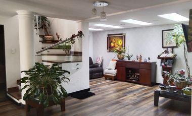 EN VENTA HERMOSA CASA EN SANTA INES.