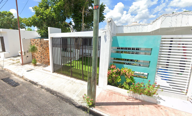 CASA EN CALLE 16-A, FLOR CAMPESTRE, VALLADOLID, YUCATAN. ¡CASA EN REMATE! -FQA