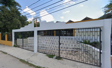 CASA EN CALLE 16-A, FLOR CAMPESTRE, VALLADOLID, YUCATAN. ¡CASA EN REMATE! -FQA
