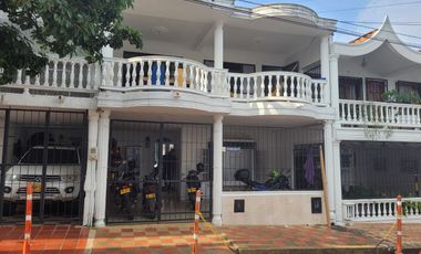 VENDO CASA INSTITUCIONAL EN VILLAVICENCIO BARRIO VILLA MARIA FRENTE AL C.C PRIMAVERA URBANA