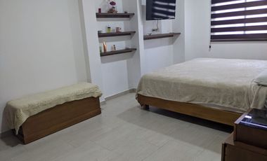 Traversoylindao tu Inmobiliaria en Guayaquil Alquila Excelente Casa Semiamoblada en la Urbanización Costalmar: Sala Comedor.  Cocina. 3 Habitaciones.