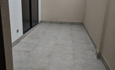 Traversoylindao tu Inmobiliaria en Guayaquil Alquila Excelente Casa Semiamoblada en la Urbanización Costalmar: Sala Comedor.  Cocina. 3 Habitaciones.