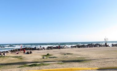 SE VENDE DEPARTAMENTO 3 DORMITORIOS, 2 BAÑOS Y ESTACIONAMIENTO