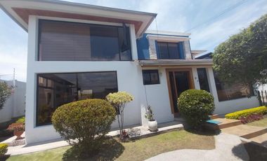 CASA INDEPENDIENTE DE VENTA ARMENIA 1 VALLE DE LOS CHILLOS ZONA SEGURA