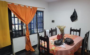VENDO CASA EN VILLAVICENCIO BARRIO EL ESTERO A UNA CUADRA DE LA AV LOS MARACOS