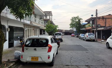 VENDO CASA EN VILLAVICENCIO BARRIO EL ESTERO A UNA CUADRA DE LA AV LOS MARACOS