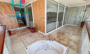Hermoso departamento de lujo con terraza, jacuzzi y vista panorámica a la bahía de Acapulco