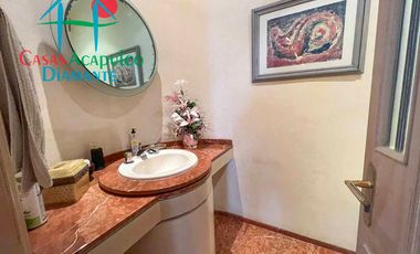 Hermoso departamento de lujo con terraza, jacuzzi y vista panorámica a la bahía de Acapulco