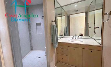 Hermoso departamento de lujo con terraza, jacuzzi y vista panorámica a la bahía de Acapulco