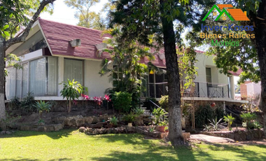 Increíble Casa De Oportunidad Con Extenso Jardín, Alberca, Privada En Venta Centro De Oaxtepec