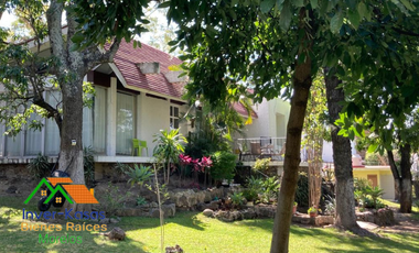 Increíble Casa De Oportunidad Con Extenso Jardín, Alberca, Privada En Venta Centro De Oaxtepec