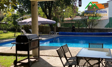 Increíble Casa De Oportunidad Con Extenso Jardín, Alberca, Privada En Venta Centro De Oaxtepec