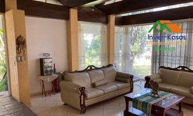 Increíble Casa De Oportunidad Con Extenso Jardín, Alberca, Privada En Venta Centro De Oaxtepec