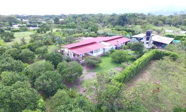 VENDO FINCA EN VILLAVICENCIO 4.3 HECTAREAS DE TERRENO SUB URBANO CON CASA CAMPESTRE Y LUZ TRIFASICA VEREDA EL CAIRO