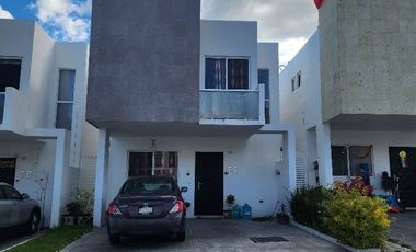 Casa AMUEBLADA en RENTA en Paseo San Junipero Queretaro
