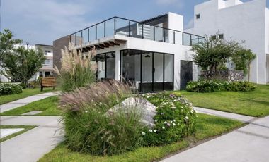 Casa AMUEBLADA en RENTA en Paseo San Junipero Queretaro