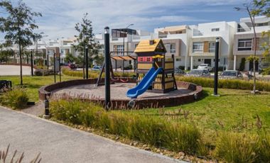 Casa AMUEBLADA en RENTA en Paseo San Junipero Queretaro