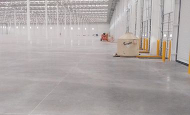 NAVE LOGÍSTICA TILT UP 5,800 M2 ANDENES 4 RAMPA VIGILANCIA 24/7 CCTV