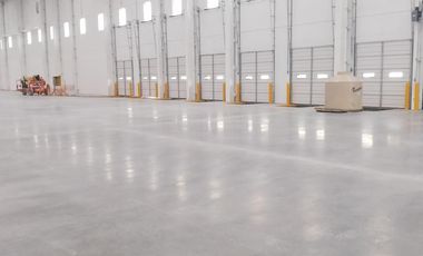 NAVE LOGÍSTICA TILT UP 5,800 M2 ANDENES 4 RAMPA VIGILANCIA 24/7 CCTV