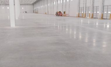 NAVE LOGÍSTICA TILT UP 5,800 M2 ANDENES 4 RAMPA VIGILANCIA 24/7 CCTV