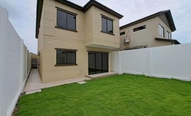 CASA EN VENTA, ISLA CELESTE ESTRENO  OPORTUNIDAD