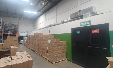 Alquilo bodega en la avenida Juan Tanca Marengo - complejo cerrado
