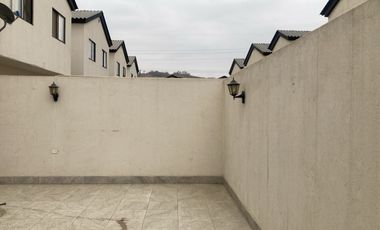 Vendo CASA POCO USO , Urb. LOS PRADOS Vía Salitre