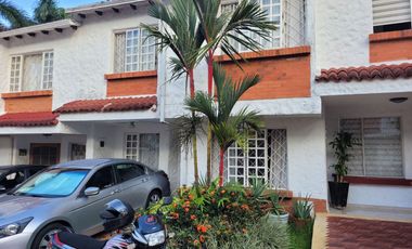 VENDO CASA DE 2 NIVELES EN VILLAVICENCIO EN CONJUNTO DE 8 CASAS BARRIO PANORAMA CERCA AL COMANDO DE POLICIA