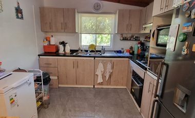 EXCELENTE CASA REMODELADA 4D/2B EN GRAN SITIO DE 3 MIL MTS2