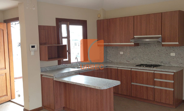 Venta-Realice su sueño de tener su casa propia en este sector exclusivo y privilegiado de la ciudad de Riobamba/24urb53