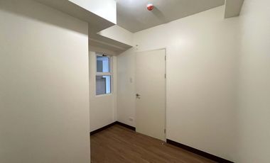 Condo in QC 2br atrium w parking nr MRT Qave Station Vertis North Eton Centris The Crestmont DMCI