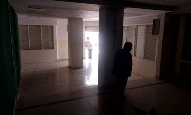 ¡Alquiler de Edificio Comercial en Esmeraldas!...LOCAL COMERCIAL   1200 PSIOS  1000 CADA PISO    O TOTAL  .. PREGUNDAR POR PRECIO