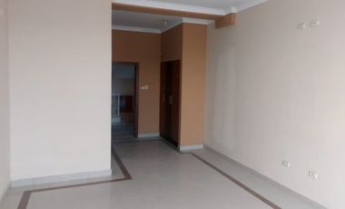 ¡Alquiler de Edificio Comercial en Esmeraldas!...LOCAL COMERCIAL   1200 PSIOS  1000 CADA PISO    O TOTAL  .. PREGUNDAR POR PRECIO