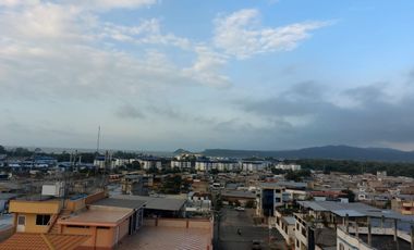 ¡Alquiler de Edificio Comercial en Esmeraldas!...LOCAL COMERCIAL   1200 PSIOS  1000 CADA PISO    O TOTAL  .. PREGUNDAR POR PRECIO