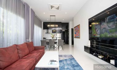 Executive style - Three-Bedroom Furnished Pool Property