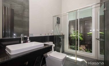 Executive style - Three-Bedroom Furnished Pool Property
